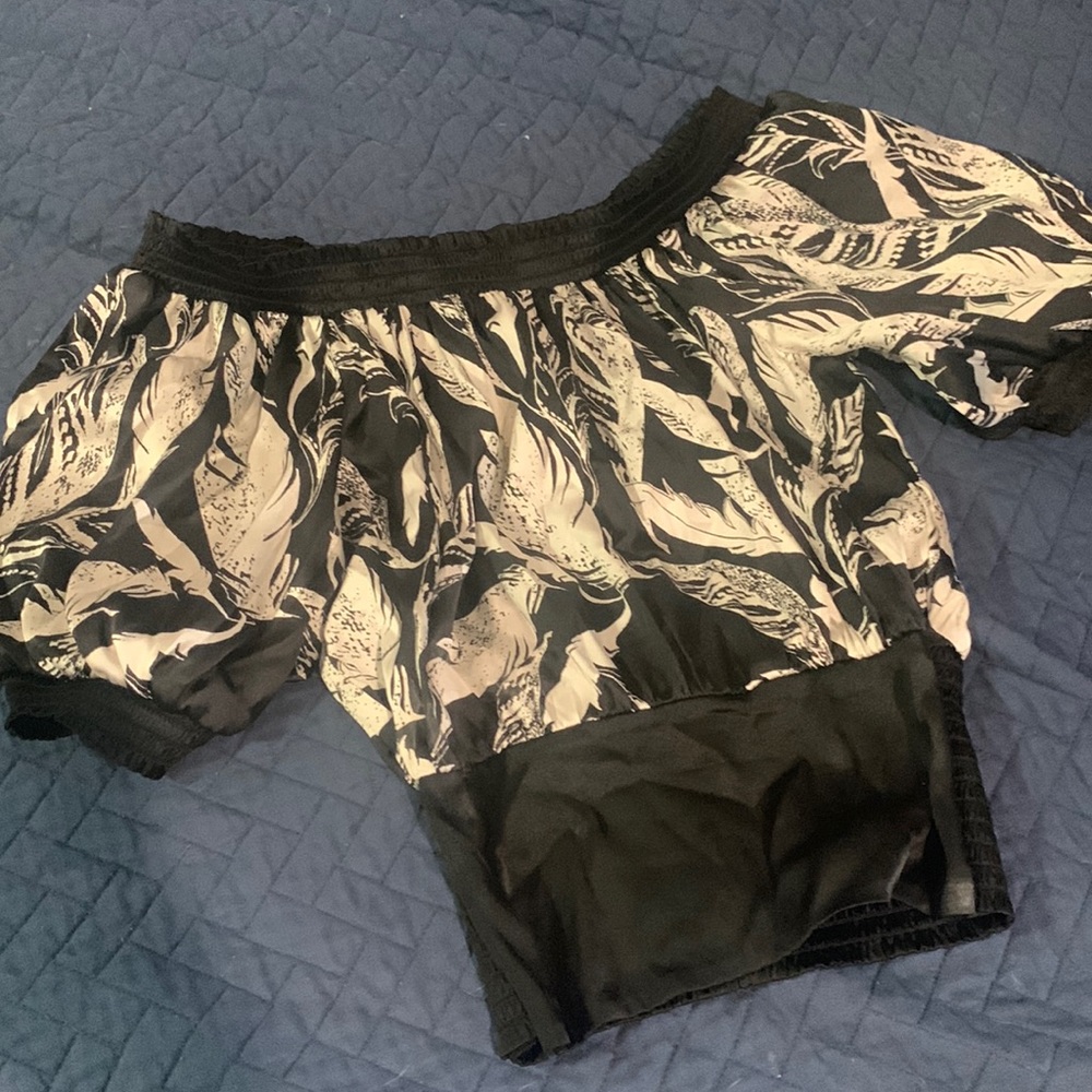 Bebe on or off shoulder crop top